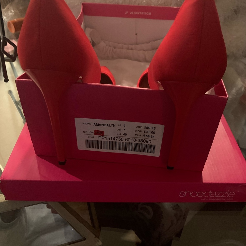 RED PUMP HEELS - Picture 15 of 15
